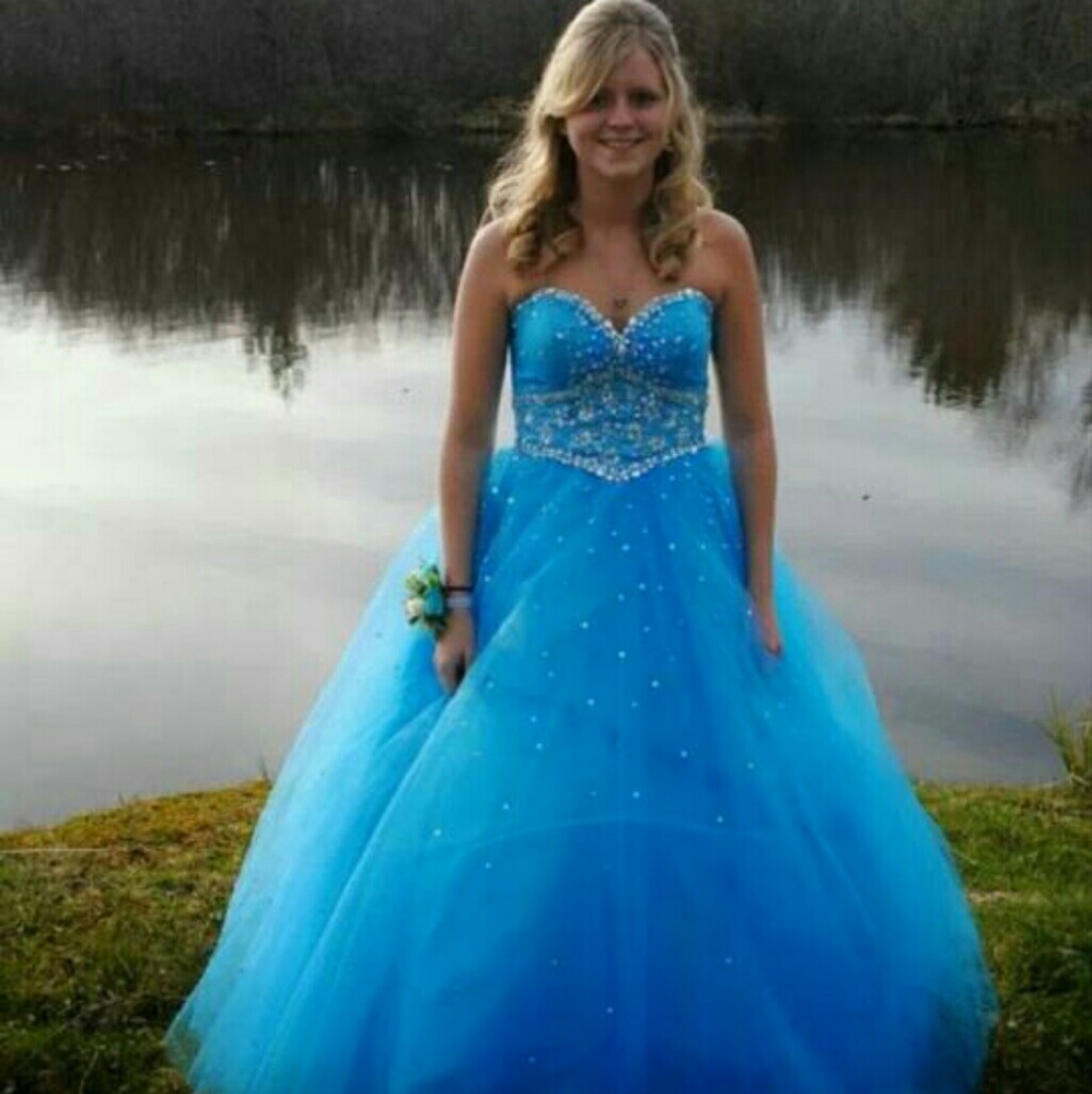 Size 5 MoriLee Prom Dress